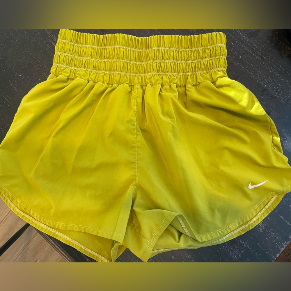 Women's Dri-FIT Ultra High-Waisted 3" Brief-Lined Shorts